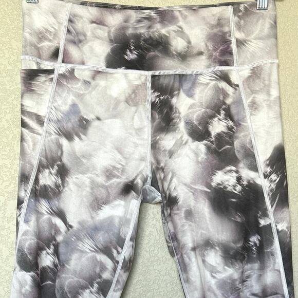 Athleta Run Free Winter Garden 7/8 Tight Gray Womens Size M 383959 - Picture 7 of 13